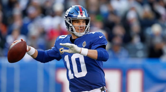 eli-manning-back-giants.jpg
